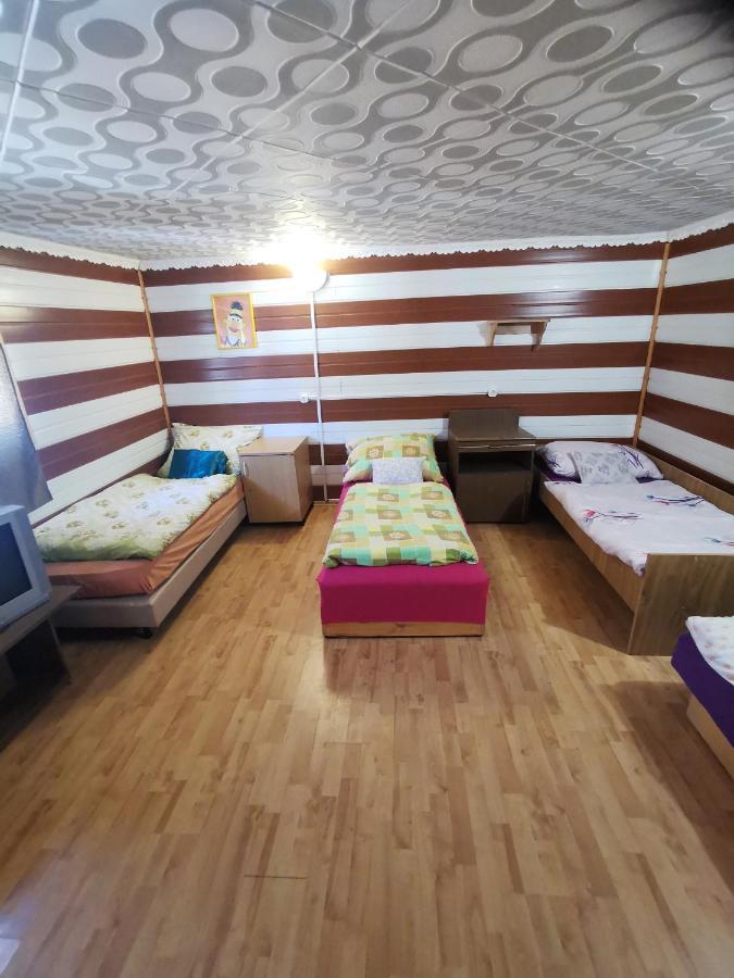 Edit Vendeghaz Tiszaújváros 外观 照片