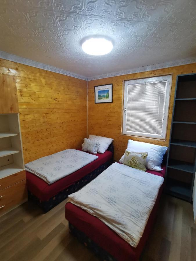 Edit Vendeghaz Tiszaújváros 外观 照片