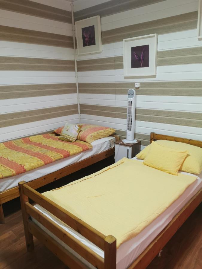 Edit Vendeghaz Tiszaújváros 外观 照片